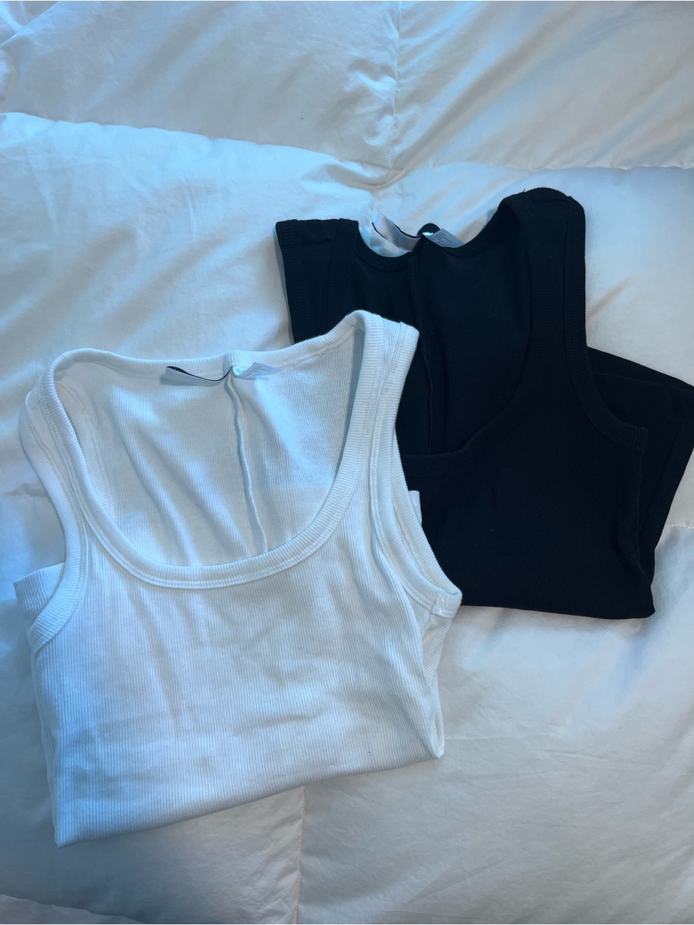 2 pack of H&M tank tops
